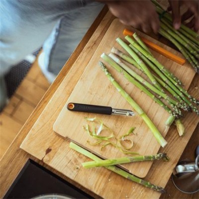Rögzített pengés hámozó, FISKARS Rögzített pengés hámozó, FISKARS