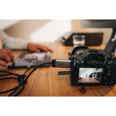 Adapter, USB-C/HDMI, 4K, kábellel, VERBATIM, alumínium-fekete Adapter, USB-C/HDMI, 4K, kábellel, VERBATIM, alumínium-fekete