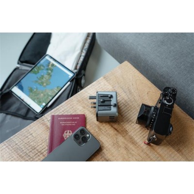 Utazó adapter, univerzális, USB-A(QC 3.0)/USB-C(PD30W)2xUSB, VERBATIM "UTA-03"